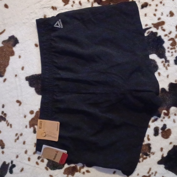 REEBOK, NWT MENS TRAINING SHORTS, RELAXED FIT TO MOVE, SIZE LARGE. - Picture 2 of 8